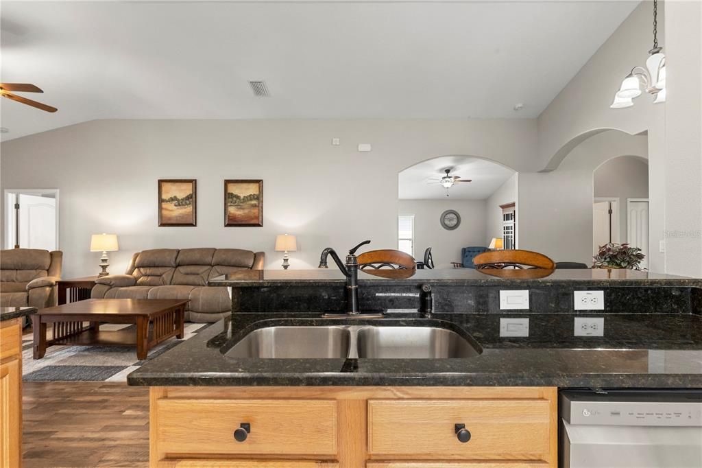 For Sale: $379,900 (3 beds, 3 baths, 1836 Square Feet)