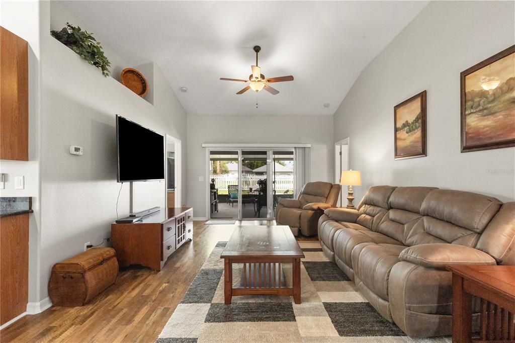 For Sale: $379,900 (3 beds, 3 baths, 1836 Square Feet)
