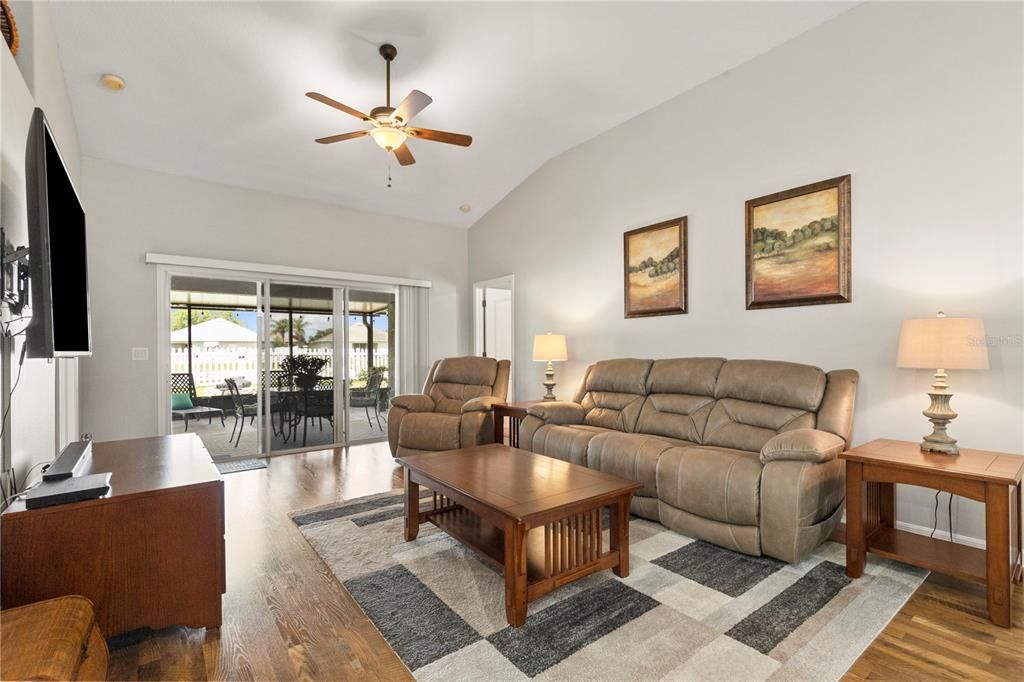 For Sale: $379,900 (3 beds, 3 baths, 1836 Square Feet)