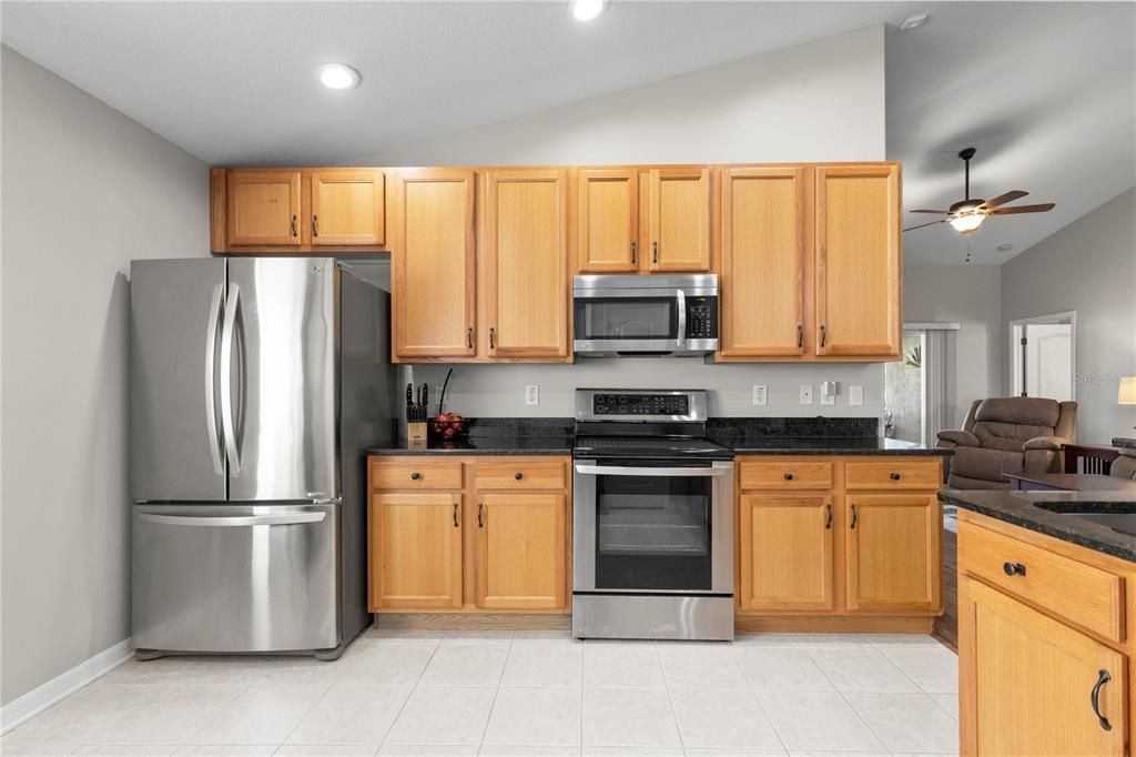 For Sale: $379,900 (3 beds, 3 baths, 1836 Square Feet)