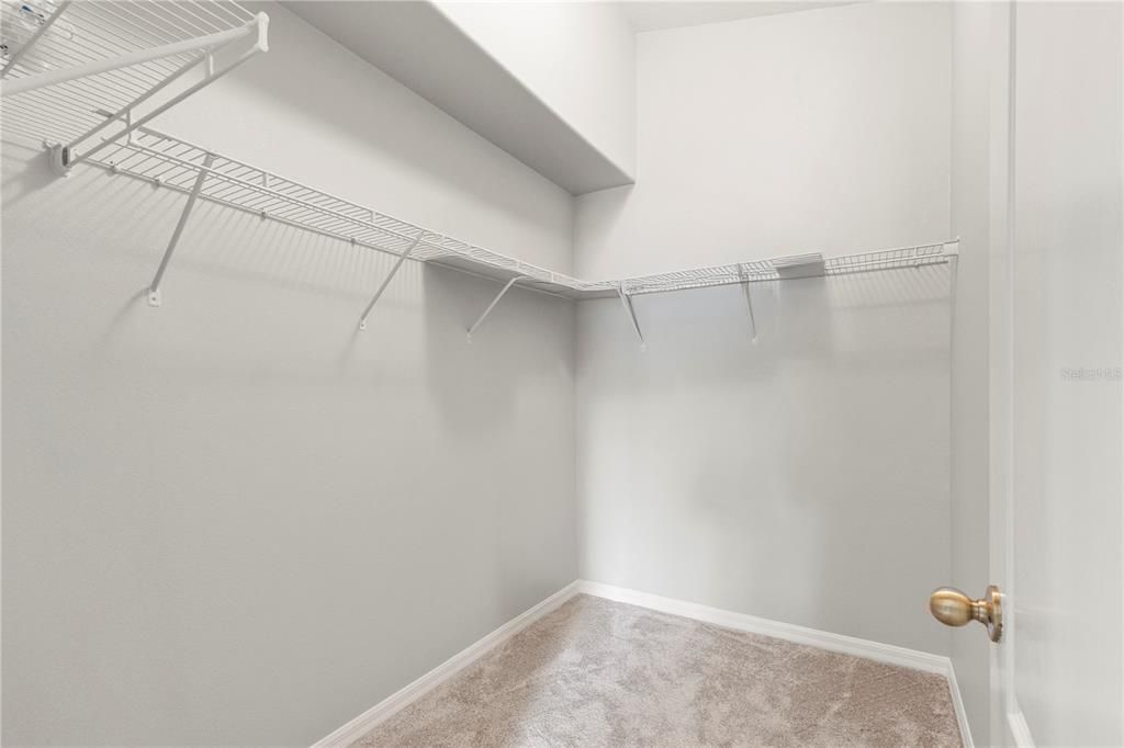 For Sale: $379,900 (3 beds, 3 baths, 1836 Square Feet)