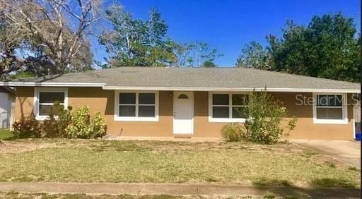 For Rent: $1,950 (4 beds, 2 baths, 1484 Square Feet)