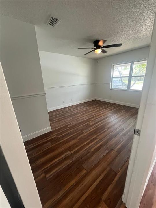 В аренду: $1,900 (4 спален, 2 ванн, 1484 Квадратных фут)