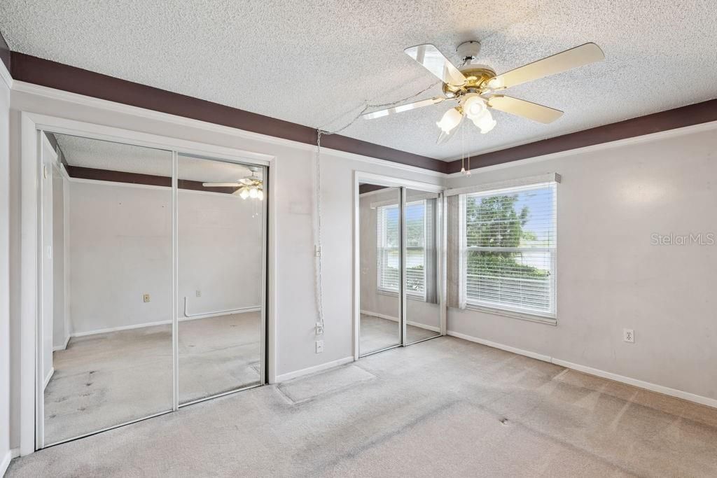 Activo con contrato: $215,000 (2 camas, 2 baños, 1022 Pies cuadrados)