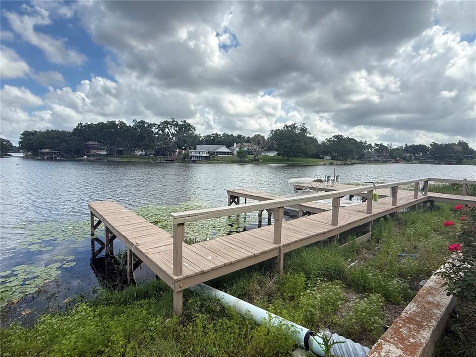 Activo con contrato: $215,000 (2 camas, 2 baños, 1022 Pies cuadrados)