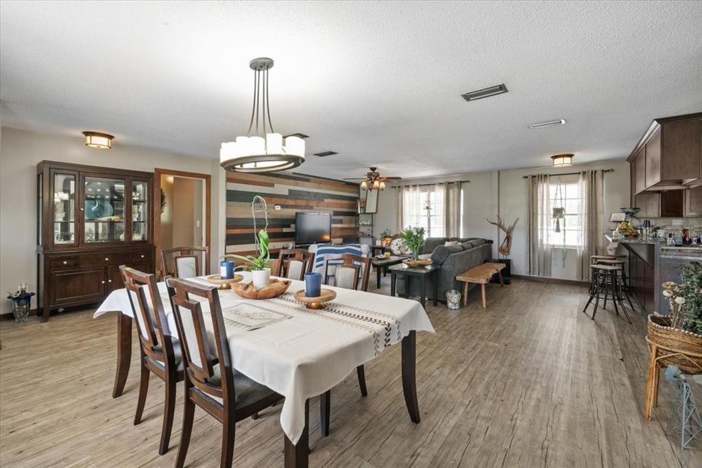 For Sale: $459,997 (3 beds, 2 baths, 2336 Square Feet)
