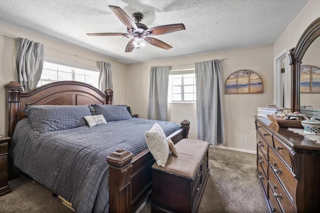 For Sale: $459,997 (3 beds, 2 baths, 2336 Square Feet)