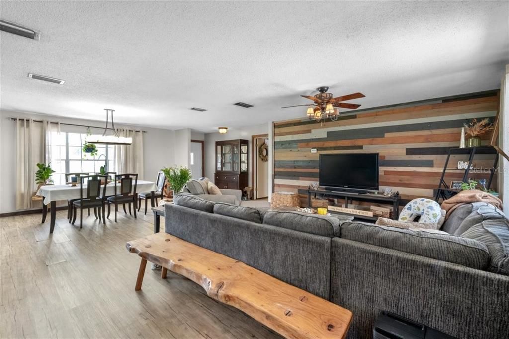 For Sale: $459,997 (3 beds, 2 baths, 2336 Square Feet)