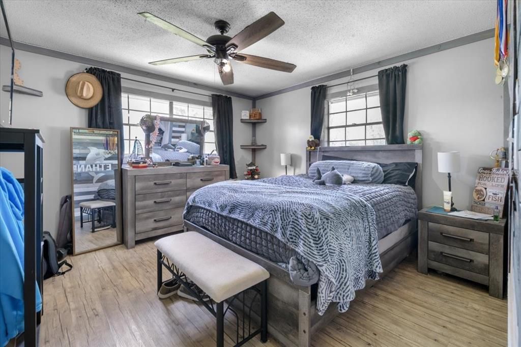 For Sale: $459,997 (3 beds, 2 baths, 2336 Square Feet)