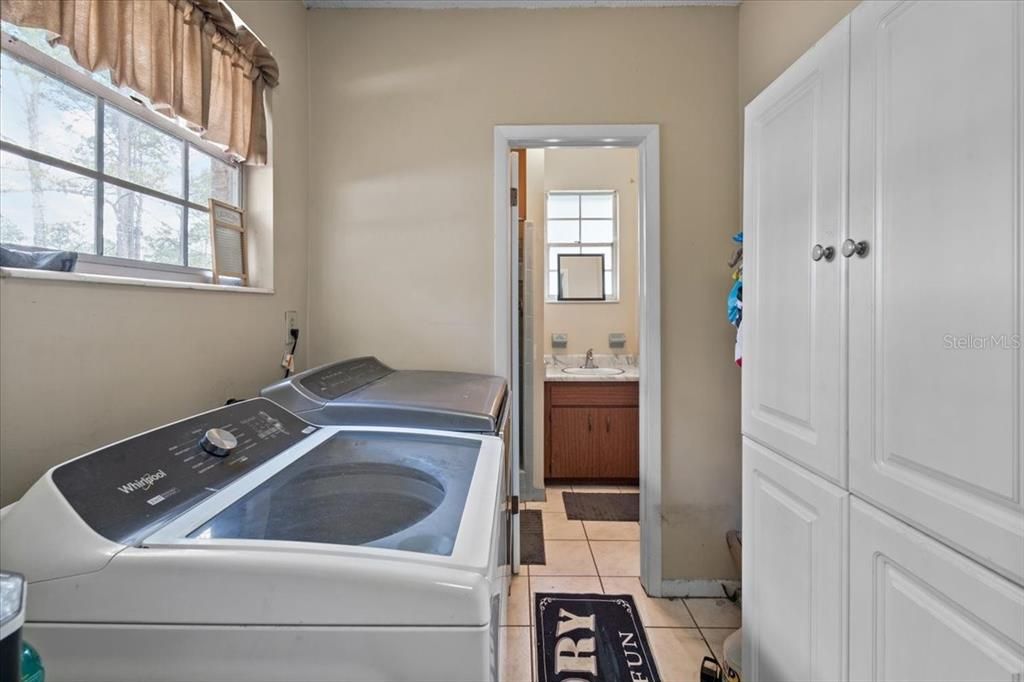 For Sale: $459,997 (3 beds, 2 baths, 2336 Square Feet)