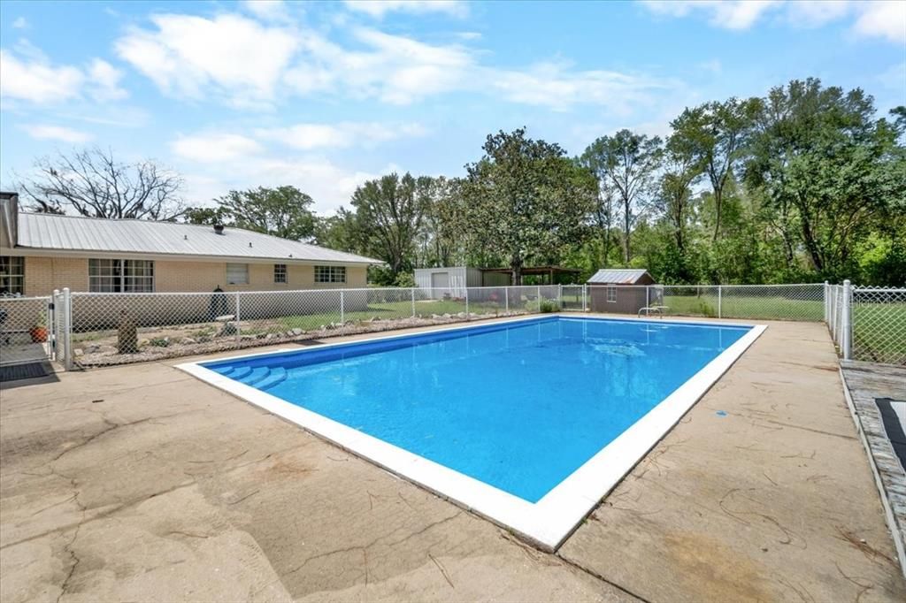 For Sale: $459,997 (3 beds, 2 baths, 2336 Square Feet)
