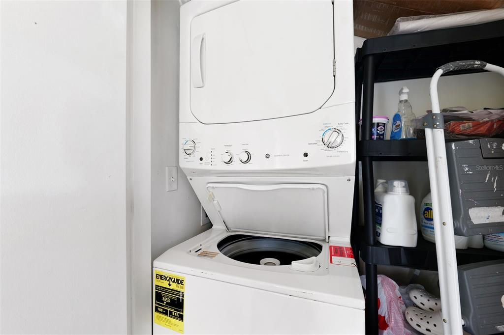 For Sale: $180,000 (2 beds, 1 baths, 781 Square Feet)