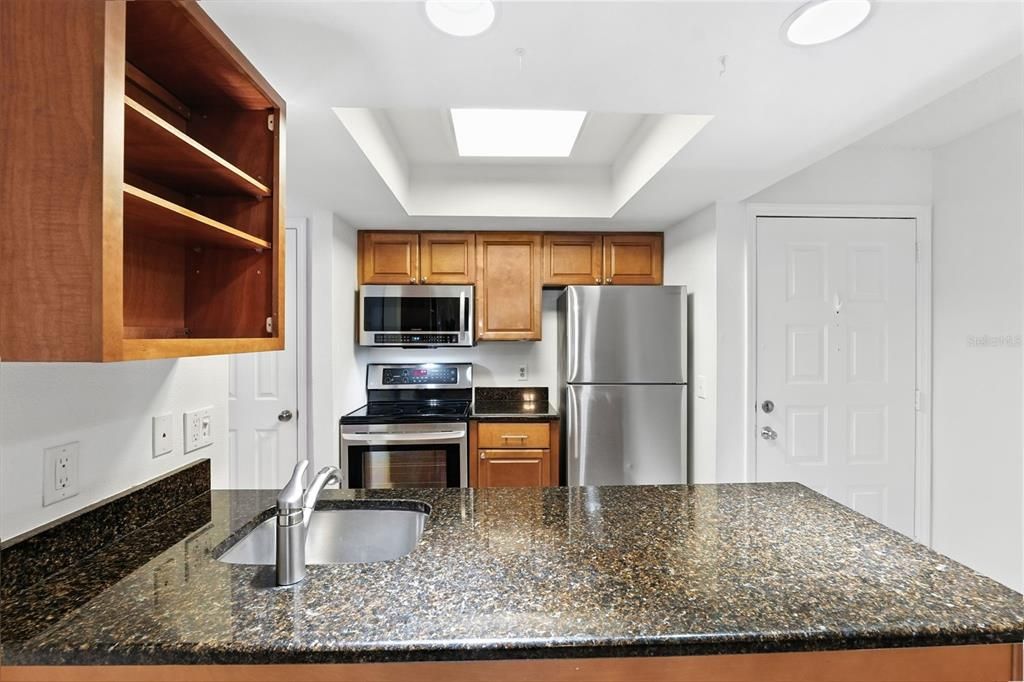 For Sale: $180,000 (2 beds, 1 baths, 781 Square Feet)