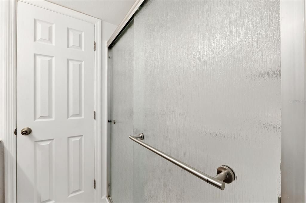 For Sale: $180,000 (2 beds, 1 baths, 781 Square Feet)