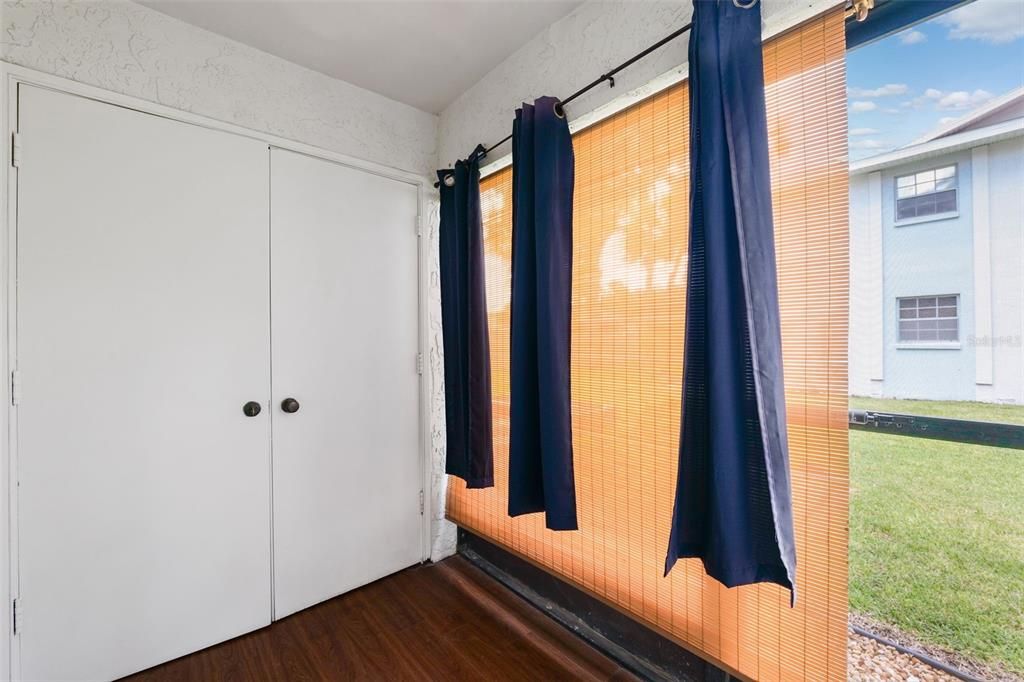For Sale: $180,000 (2 beds, 1 baths, 781 Square Feet)