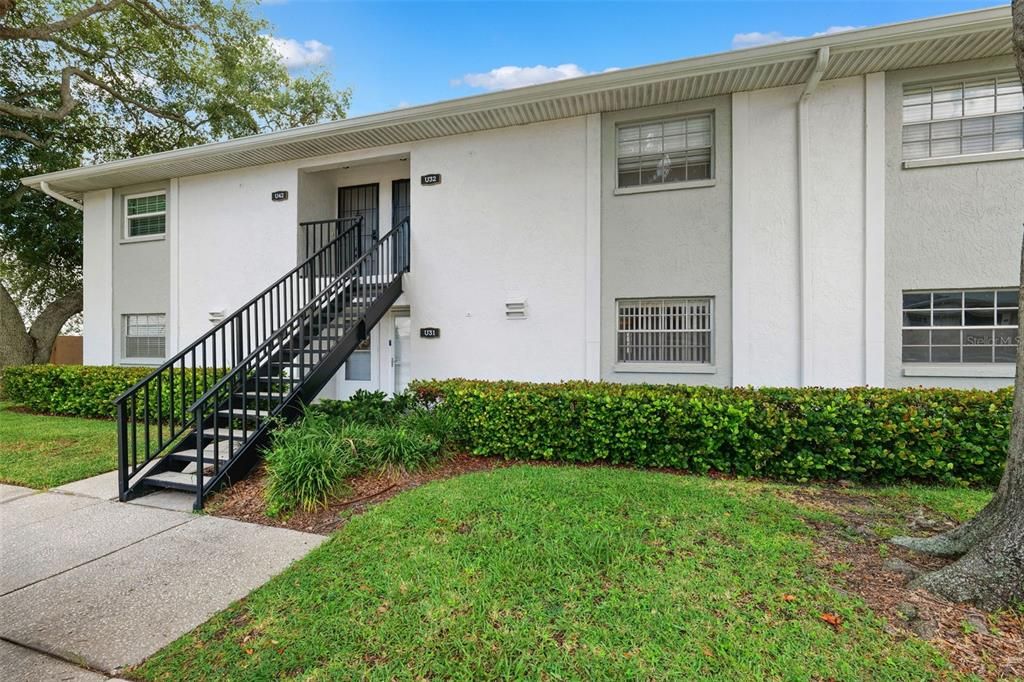 For Sale: $180,000 (2 beds, 1 baths, 781 Square Feet)