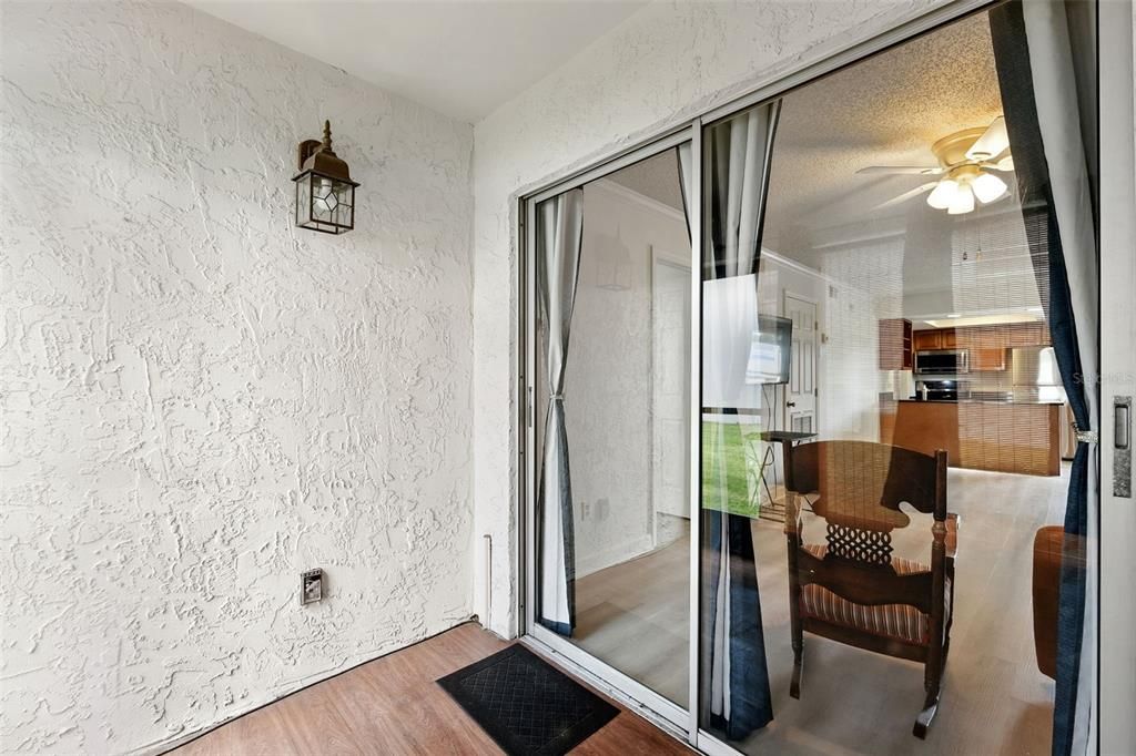 For Sale: $180,000 (2 beds, 1 baths, 781 Square Feet)
