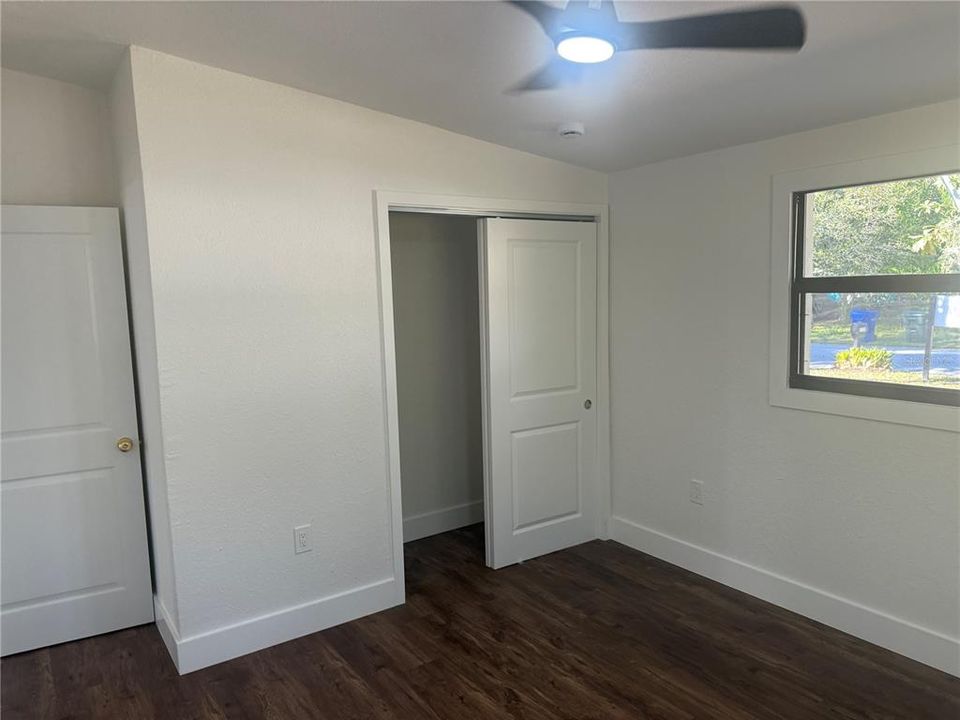 For Rent: $2,450 (2 beds, 1 baths, 888 Square Feet)