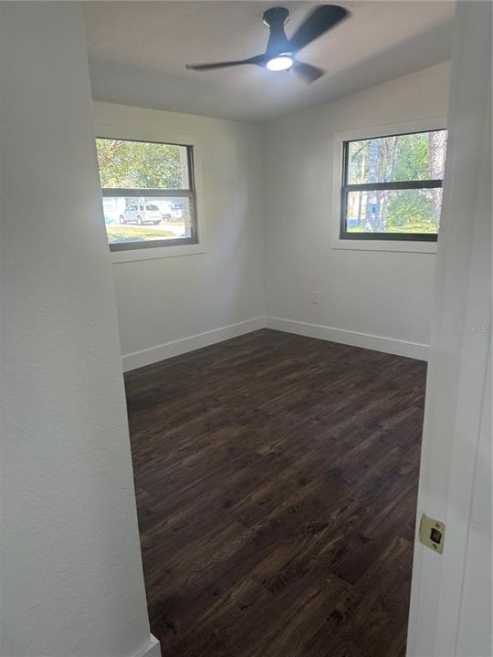 For Rent: $2,450 (2 beds, 1 baths, 888 Square Feet)