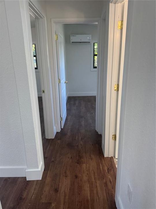 For Rent: $2,450 (2 beds, 1 baths, 888 Square Feet)