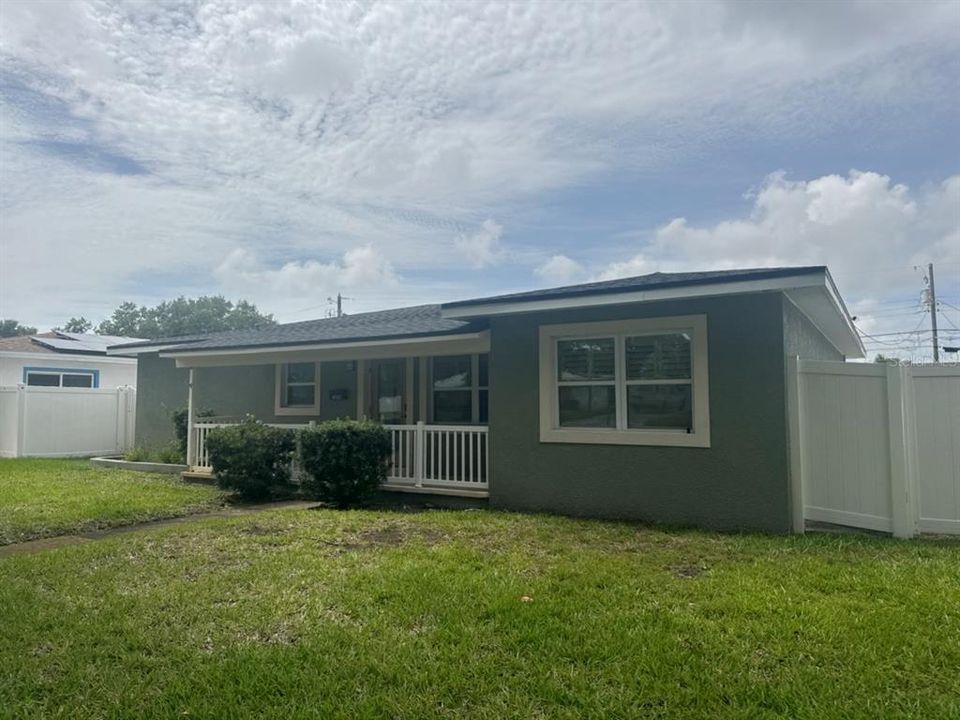 For Sale: $479,900 (2 beds, 2 baths, 1378 Square Feet)
