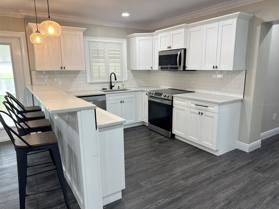 For Sale: $479,900 (2 beds, 2 baths, 1378 Square Feet)