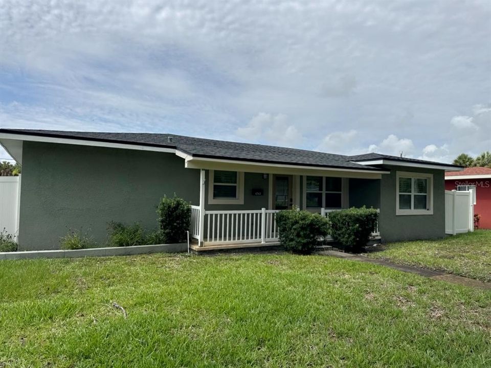 For Sale: $479,900 (2 beds, 2 baths, 1378 Square Feet)