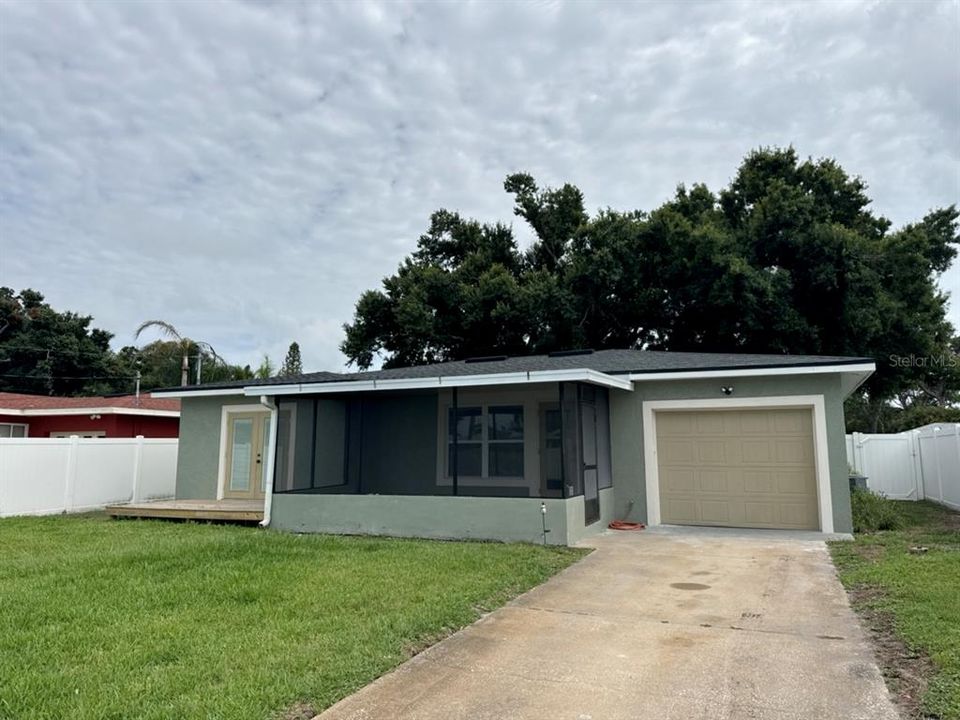 For Sale: $479,900 (2 beds, 2 baths, 1378 Square Feet)