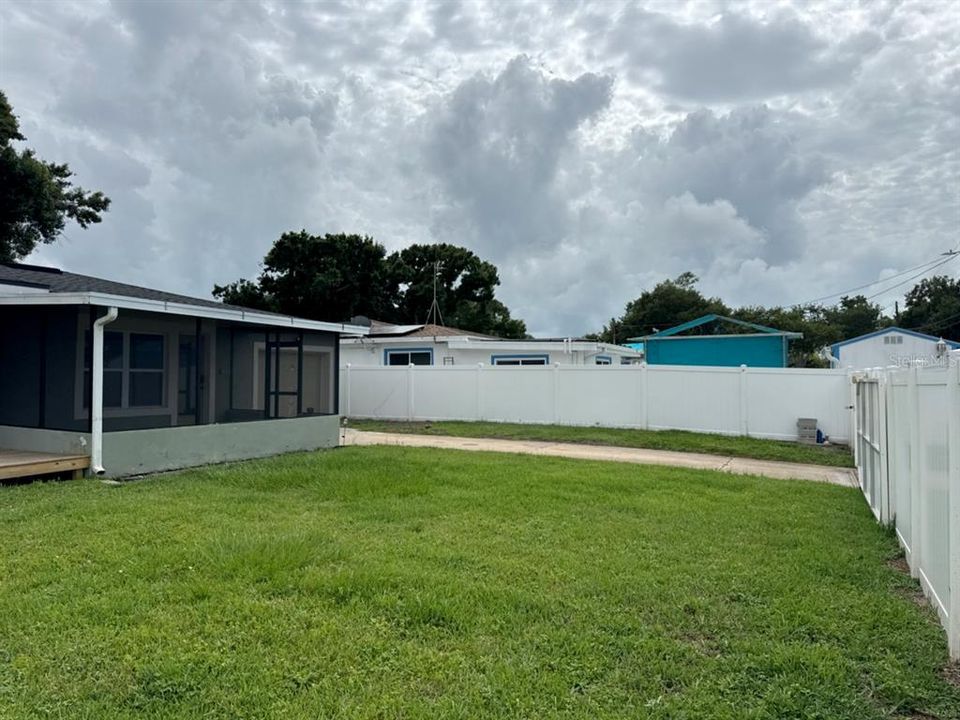 For Sale: $479,900 (2 beds, 2 baths, 1378 Square Feet)