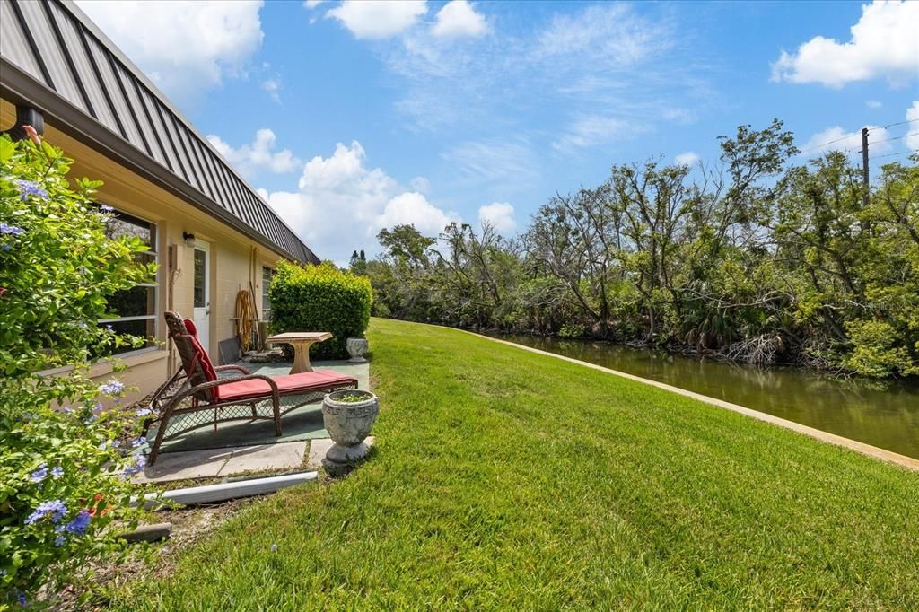 На продажу: $119,000 (2 спален, 2 ванн, 1050 Квадратных фут)
