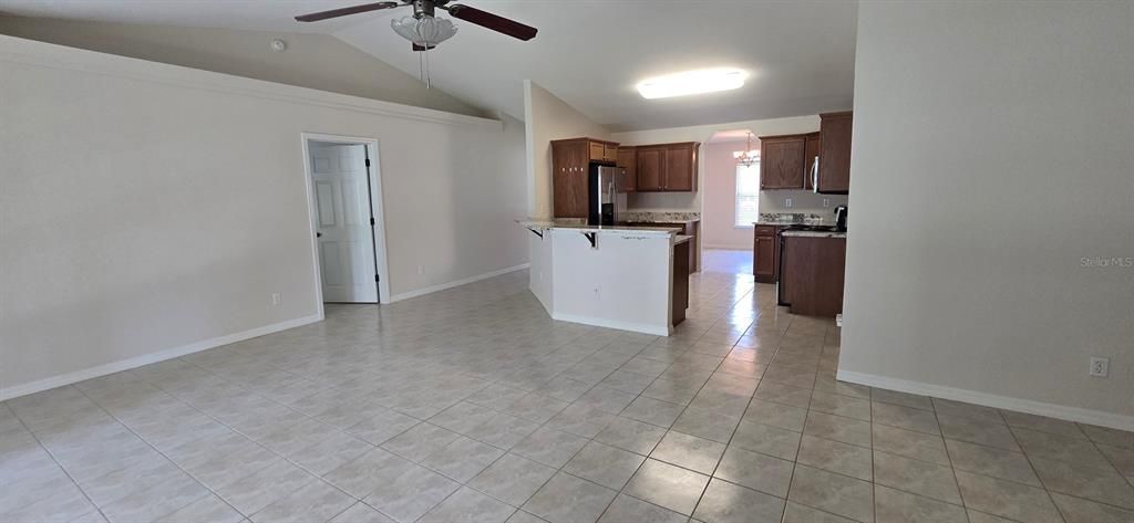 For Rent: $2,150 (3 beds, 3 baths, 2086 Square Feet)