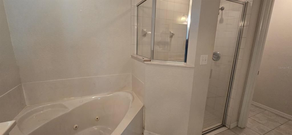 For Rent: $2,150 (3 beds, 3 baths, 2086 Square Feet)