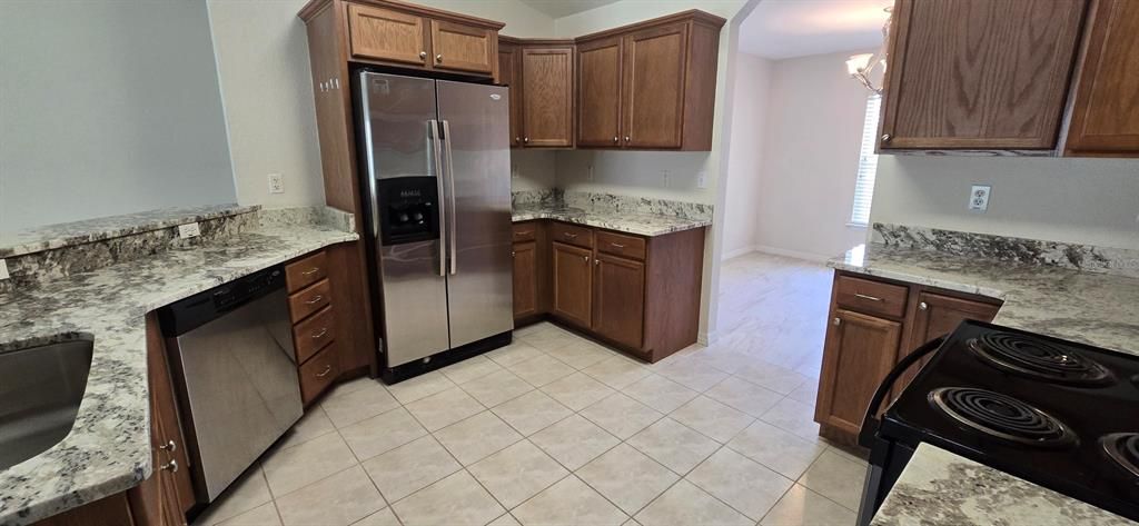 For Rent: $2,150 (3 beds, 3 baths, 2086 Square Feet)