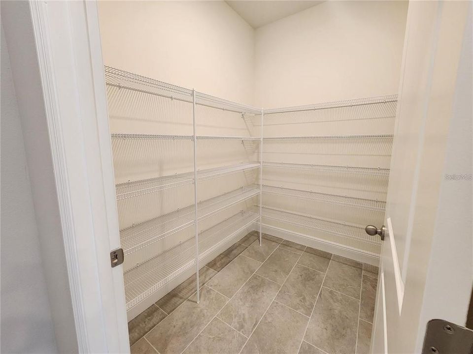 На продажу: $574,990 (4 спален, 3 ванн, 3313 Квадратных фут)