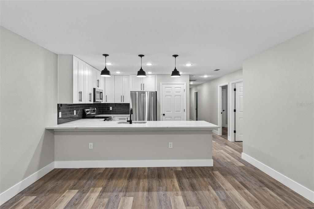 For Rent: $1,950 (3 beds, 2 baths, 1700 Square Feet)