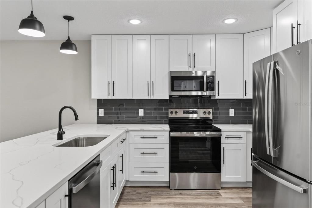 For Rent: $1,950 (3 beds, 2 baths, 1700 Square Feet)