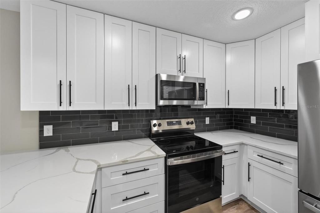 For Rent: $1,950 (3 beds, 2 baths, 1700 Square Feet)