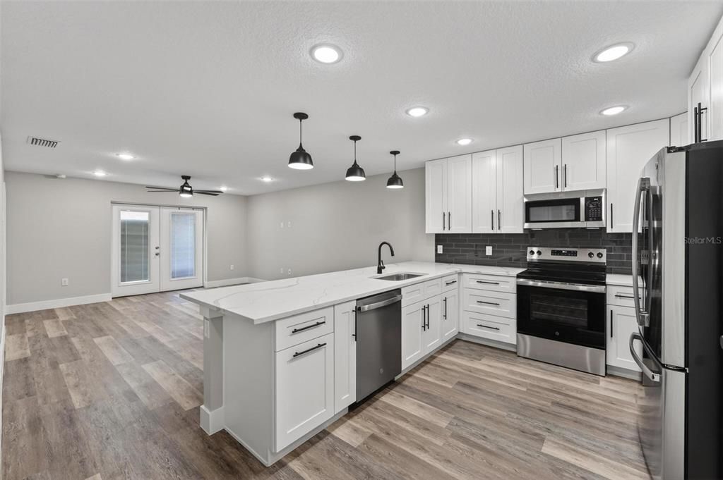 For Rent: $1,950 (3 beds, 2 baths, 1700 Square Feet)