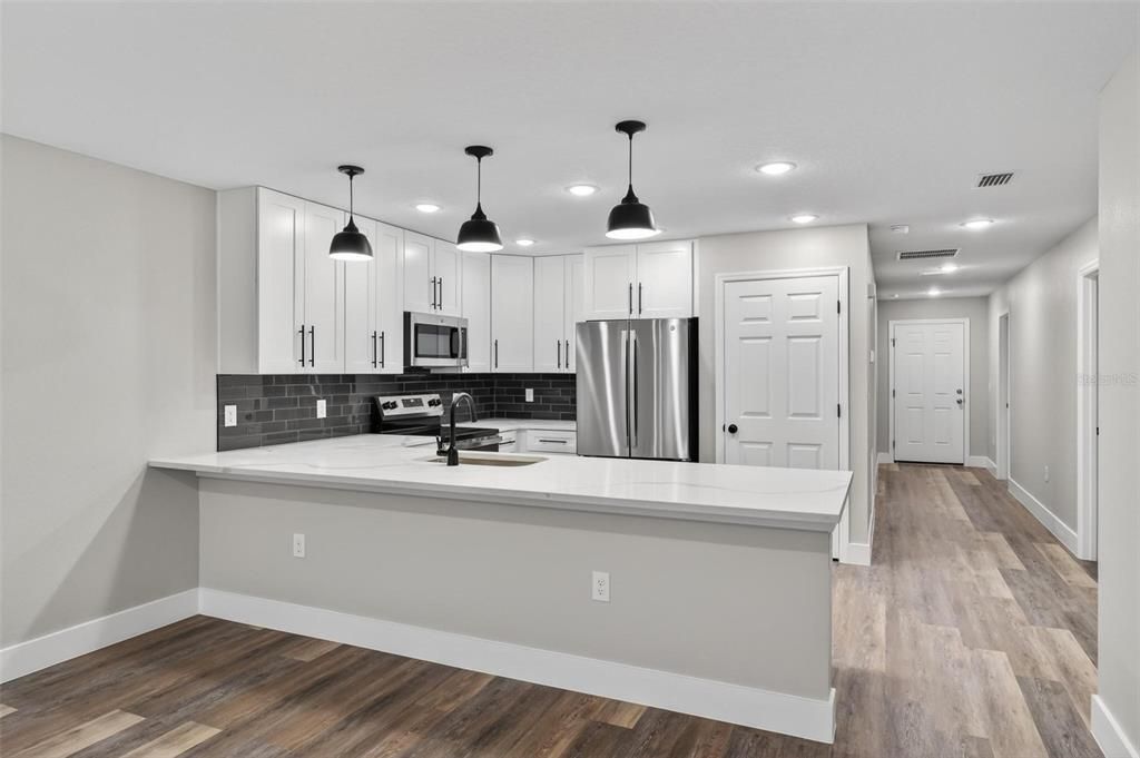 For Rent: $1,950 (3 beds, 2 baths, 1700 Square Feet)