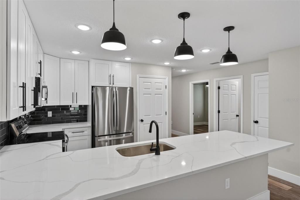 For Rent: $1,950 (3 beds, 2 baths, 1700 Square Feet)