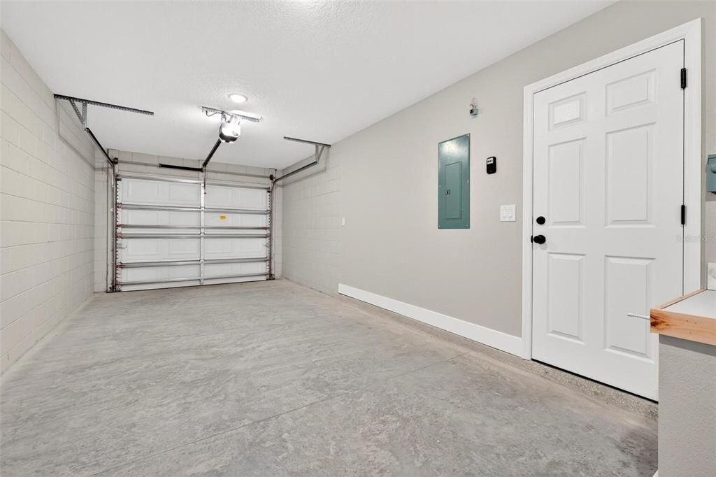 For Rent: $1,950 (3 beds, 2 baths, 1700 Square Feet)