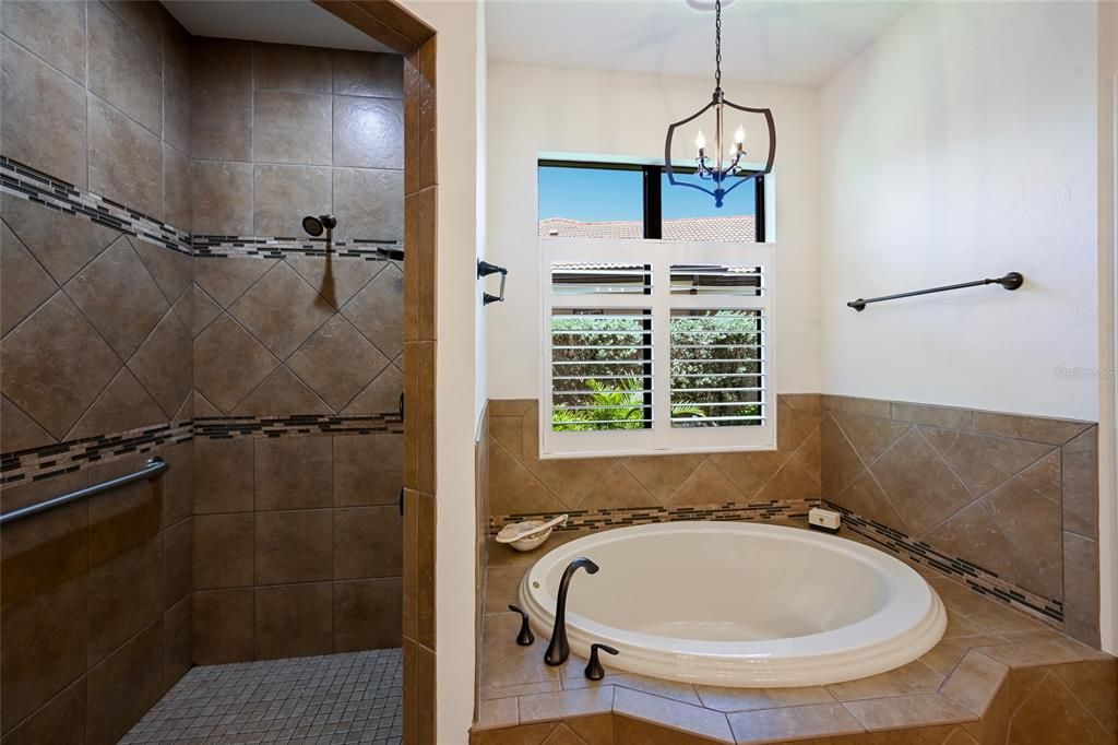For Sale: $1,159,000 (3 beds, 2 baths, 2479 Square Feet)