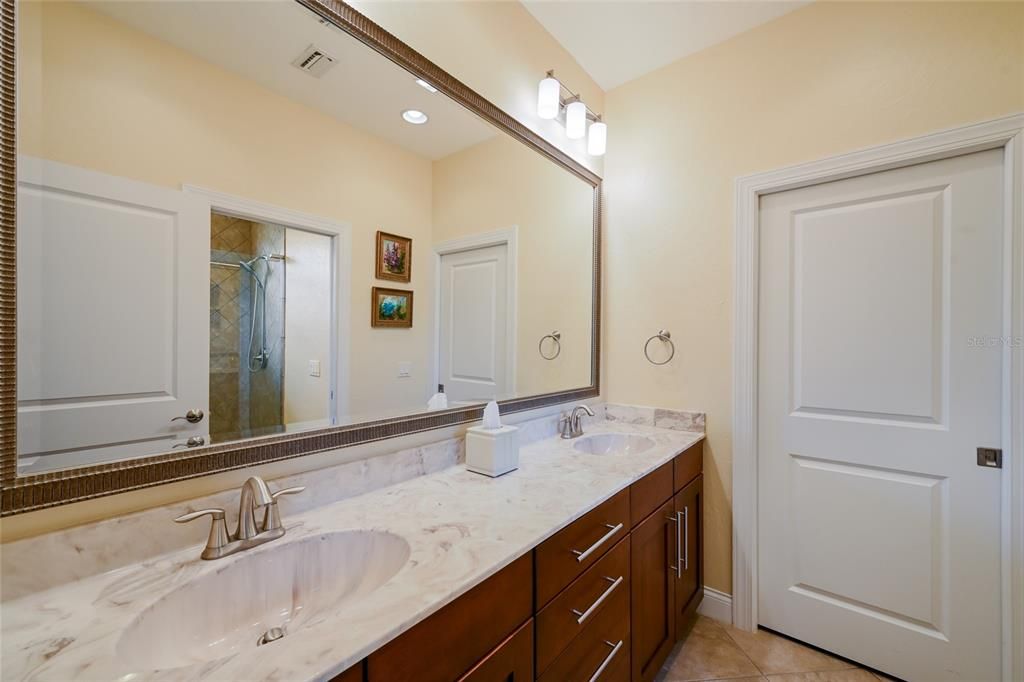 For Sale: $1,159,000 (3 beds, 2 baths, 2479 Square Feet)