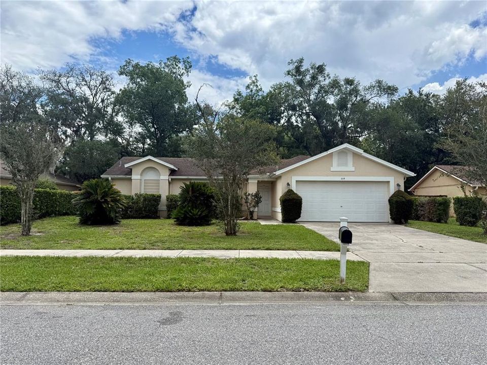 For Sale: $359,900 (3 beds, 2 baths, 1437 Square Feet)