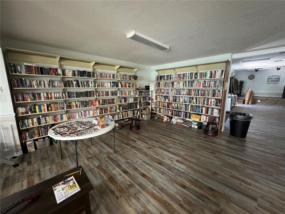 For Sale: $75,000 (2 beds, 1 baths, 280 Square Feet)