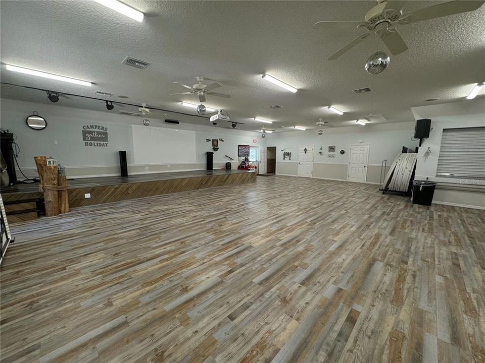 For Sale: $75,000 (2 beds, 1 baths, 280 Square Feet)