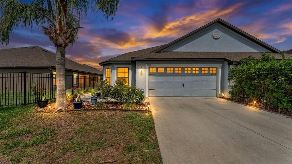 For Sale: $265,000 (3 beds, 2 baths, 1380 Square Feet)