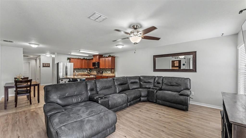 For Sale: $265,000 (3 beds, 2 baths, 1380 Square Feet)