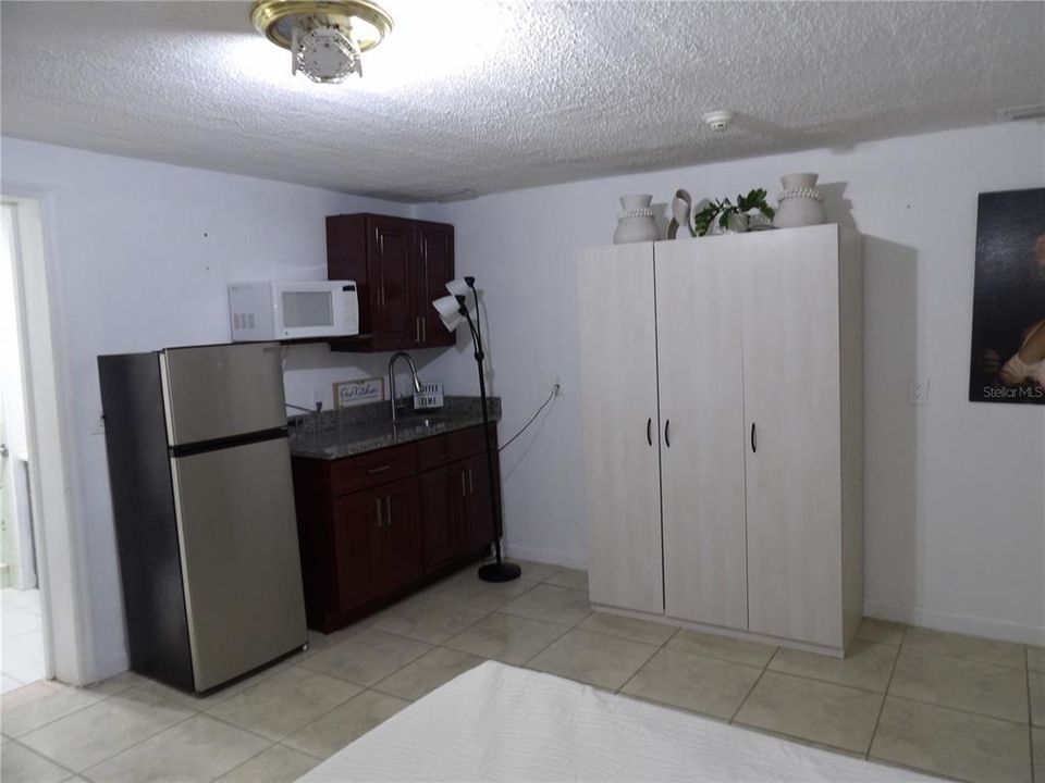 For Sale: $599,000 (7 beds, 7 baths, 2663 Square Feet)