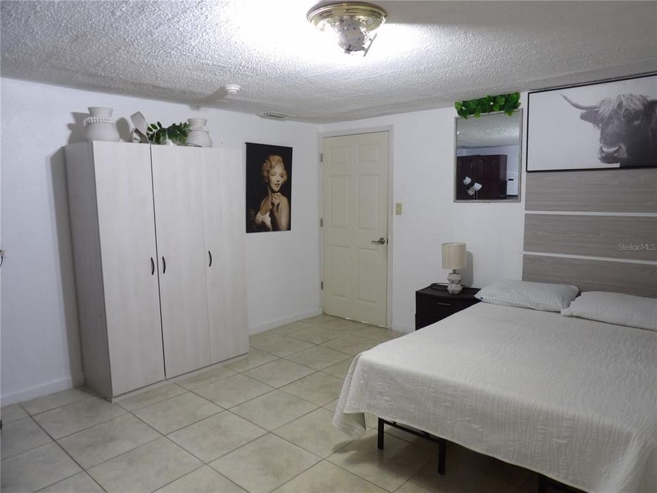 For Sale: $599,000 (7 beds, 7 baths, 2663 Square Feet)